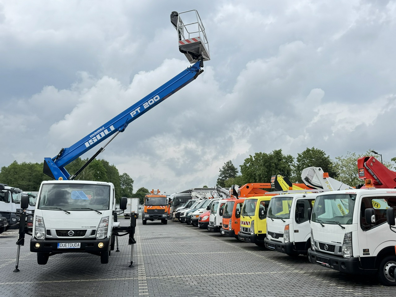 Nissan Cabstar - Camión con plataforma elevadora: foto 4 Nissan Cabstar - Camión con plataforma elevadora: foto 4