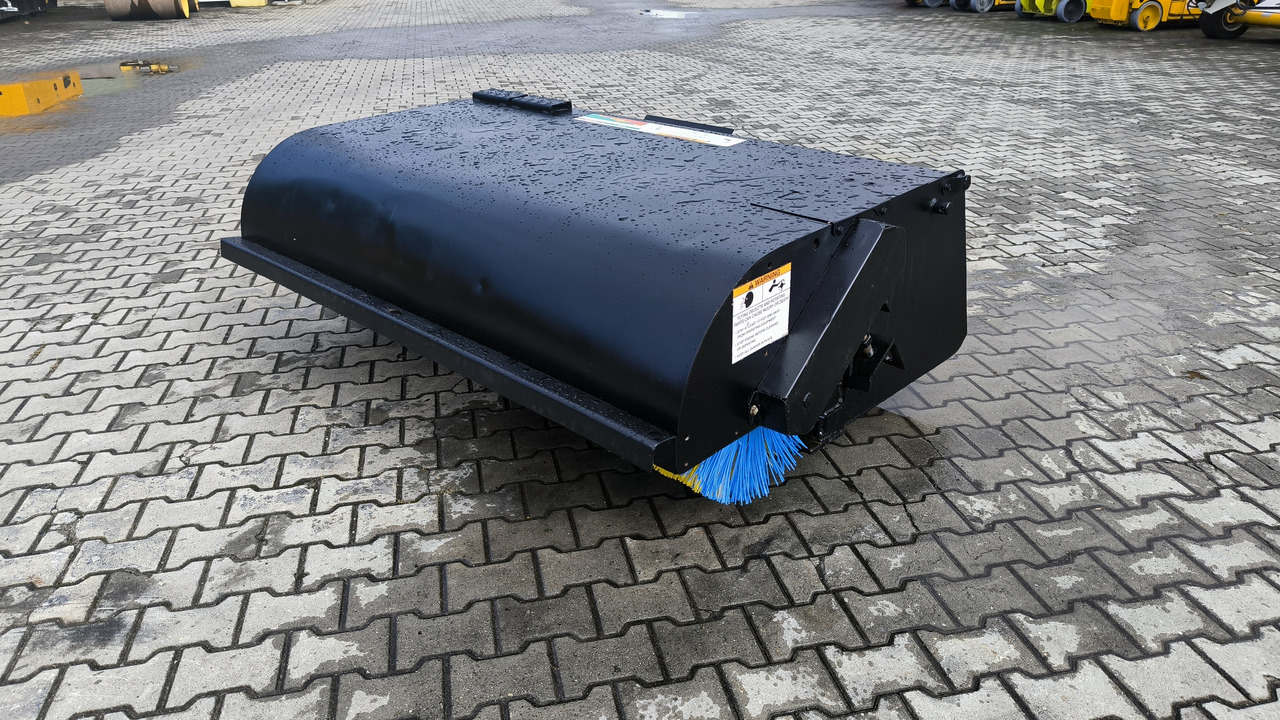 BOBCAT SWEEPER 72 - Barredora cucharón para Minicargadora: foto 1 BOBCAT SWEEPER 72 - Barredora cucharón para Minicargadora: foto 1