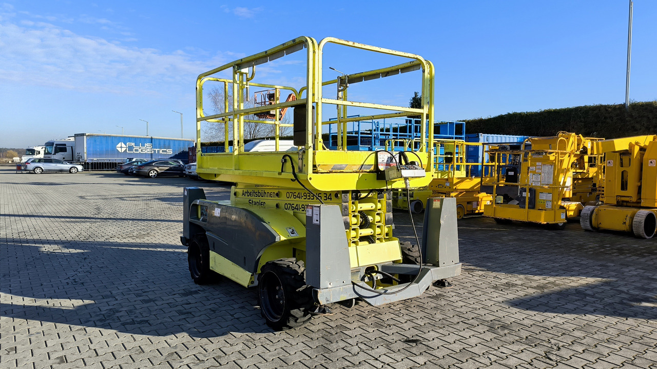 HAULOTTE Compact 12 DX - Plataforma de tijeras: foto 1 HAULOTTE Compact 12 DX - Plataforma de tijeras: foto 1