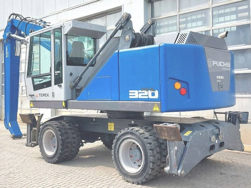 Fuchs MHL 320 F - Manipulador de materiales: foto 3 Fuchs MHL 320 F - Manipulador de materiales: foto 3