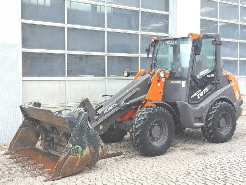 Hitachi ZW 75-6 - Minicargadora: foto 2 Hitachi ZW 75-6 - Minicargadora: foto 2