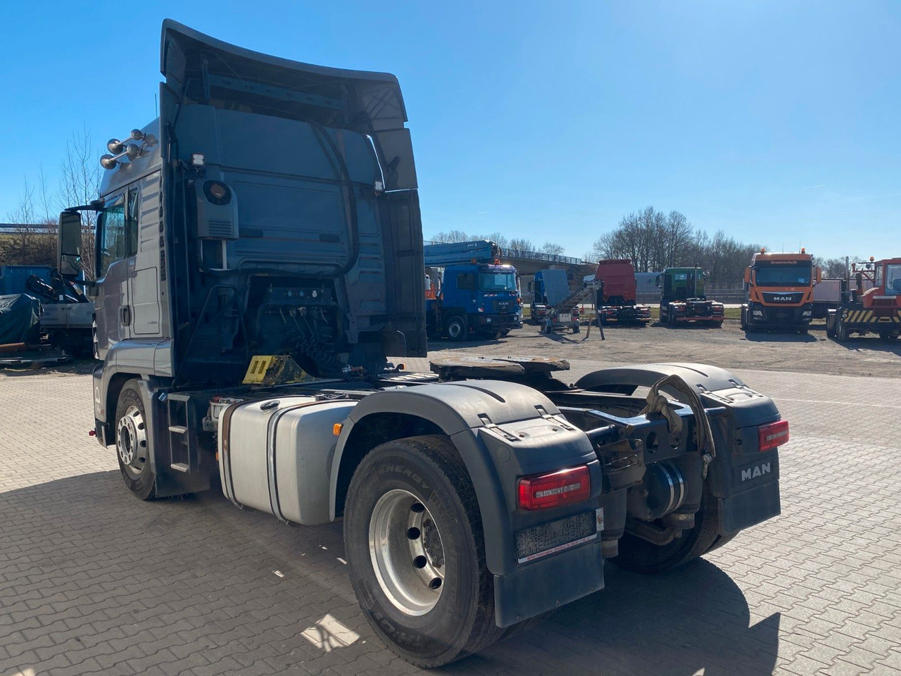 MAN TGS 18.500 BLS | Motorschaden*LX*Standklima*Navi - Cabeza tractora: foto 4 MAN TGS 18.500 BLS | Motorschaden*LX*Standklima*Navi - Cabeza tractora: foto 4