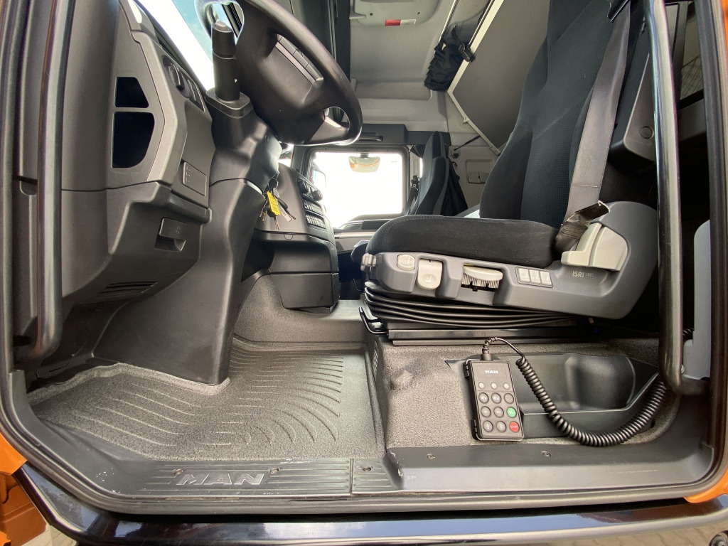 Cabeza tractora MAN TGX 18.440 4x2 LLS-U Lowliner: foto 10 Cabeza tractora MAN TGX 18.440 4x2 LLS-U Lowliner: foto 10