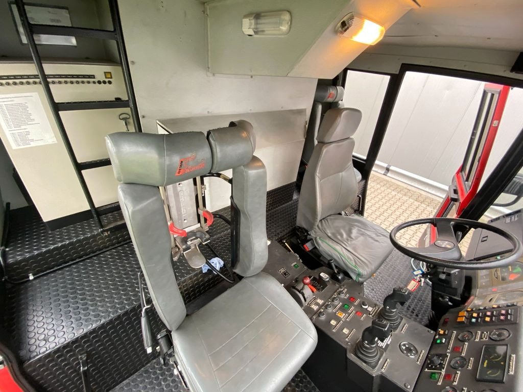 Camión MAN 38.000 VFAEG 8x8 Flugfeldlöschfahrzeug | Ziegler: foto 14