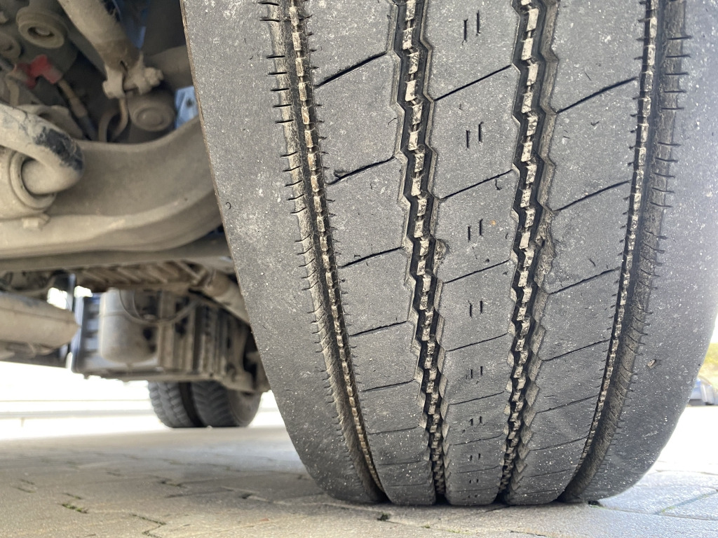 DAF CF 450 - Camión portacontenedor de cadenas: foto 3 DAF CF 450 - Camión portacontenedor de cadenas: foto 3