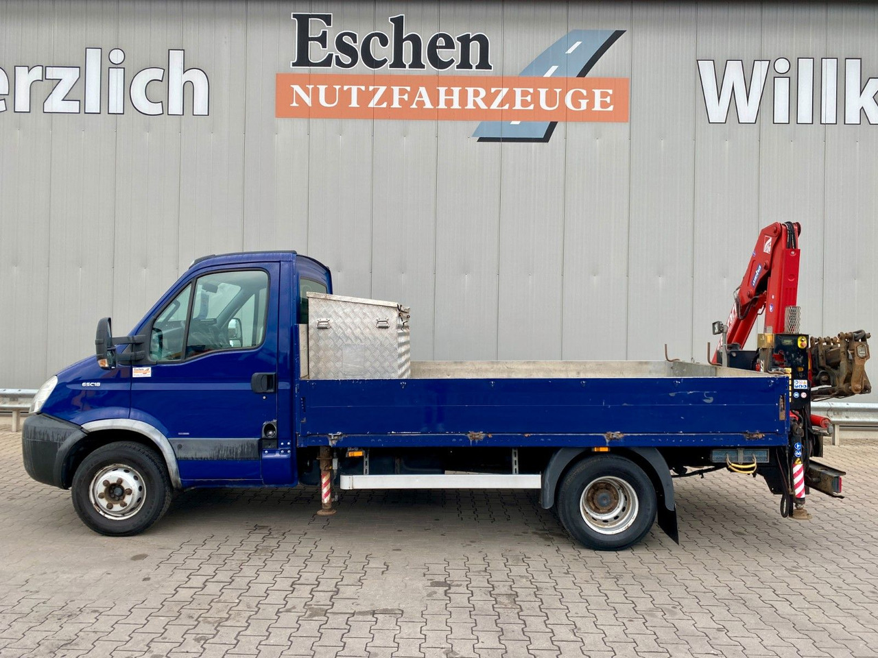 Iveco 65 C18 | Ferrari F541R A4 Kran*FUNK*3x Sitze*AHK Iveco 65 C18 | Ferrari F541R A4 Kran*FUNK*3x Sitze*AHK - Furgoneta caja abierta: foto 3 Iveco 65 C18 | Ferrari F541R A4 Kran*FUNK*3x Sitze*AHK Iveco 65 C18 | Ferrari F541R A4 Kran*FUNK*3x Sitze*AHK - Furgoneta caja abierta: foto 3