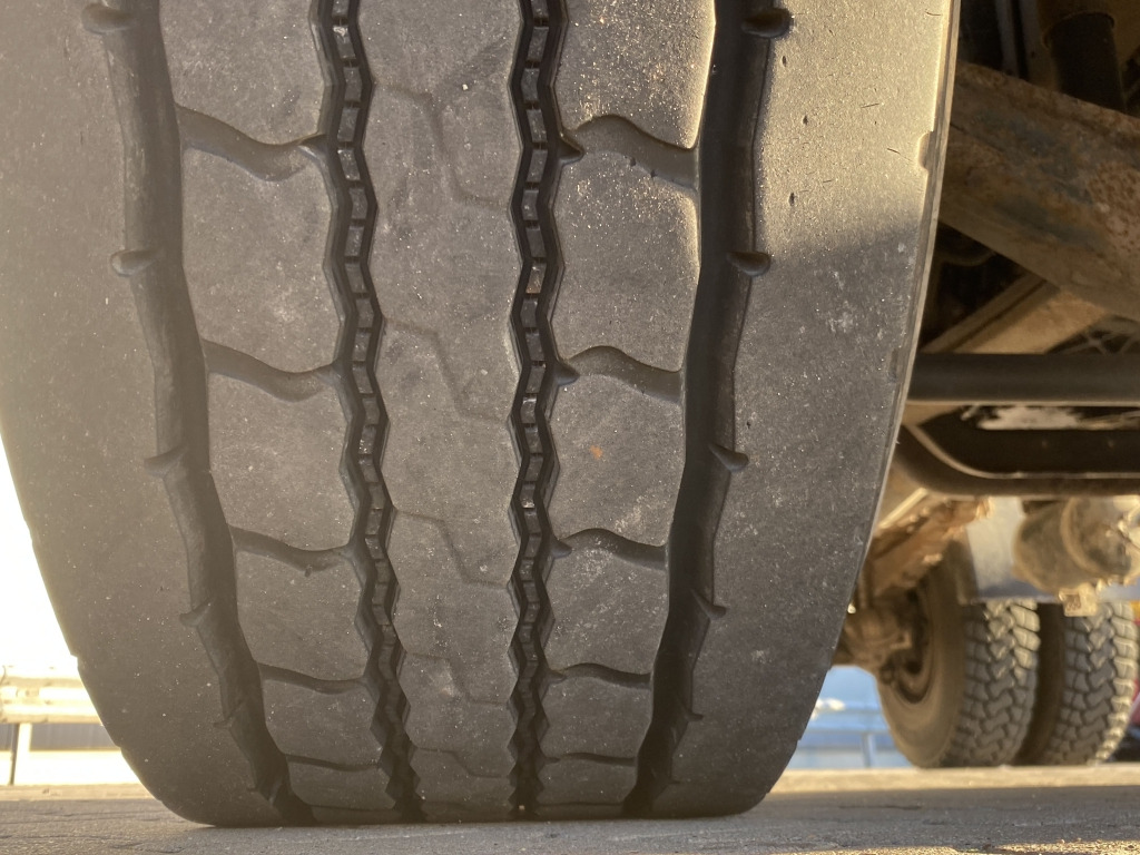 Iveco AD 190 T 41 - Camión volquete: foto 3 Iveco AD 190 T 41 - Camión volquete: foto 3