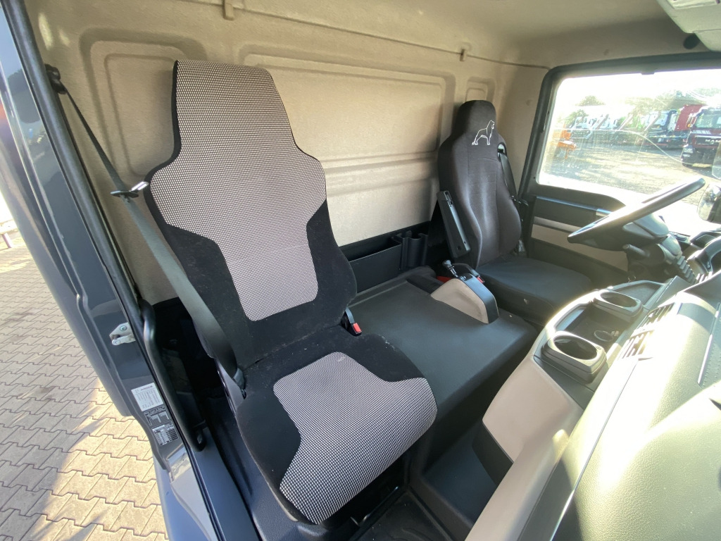 MAN TGL 12.220 4x2 BL / Dautel LBW - Camión caja cerrada: foto 4 MAN TGL 12.220 4x2 BL / Dautel LBW - Camión caja cerrada: foto 4