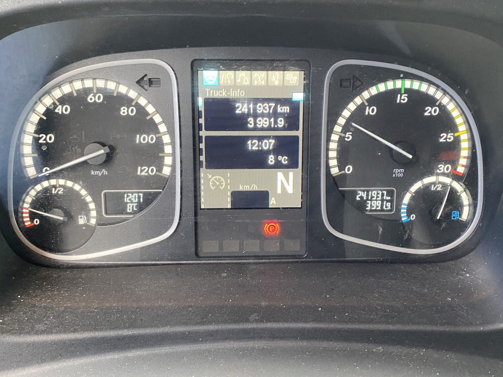 Mercedes-Benz 1523 L Atego / Dhollandia LBW - Camión frigorífico: foto 5 Mercedes-Benz 1523 L Atego / Dhollandia LBW - Camión frigorífico: foto 5