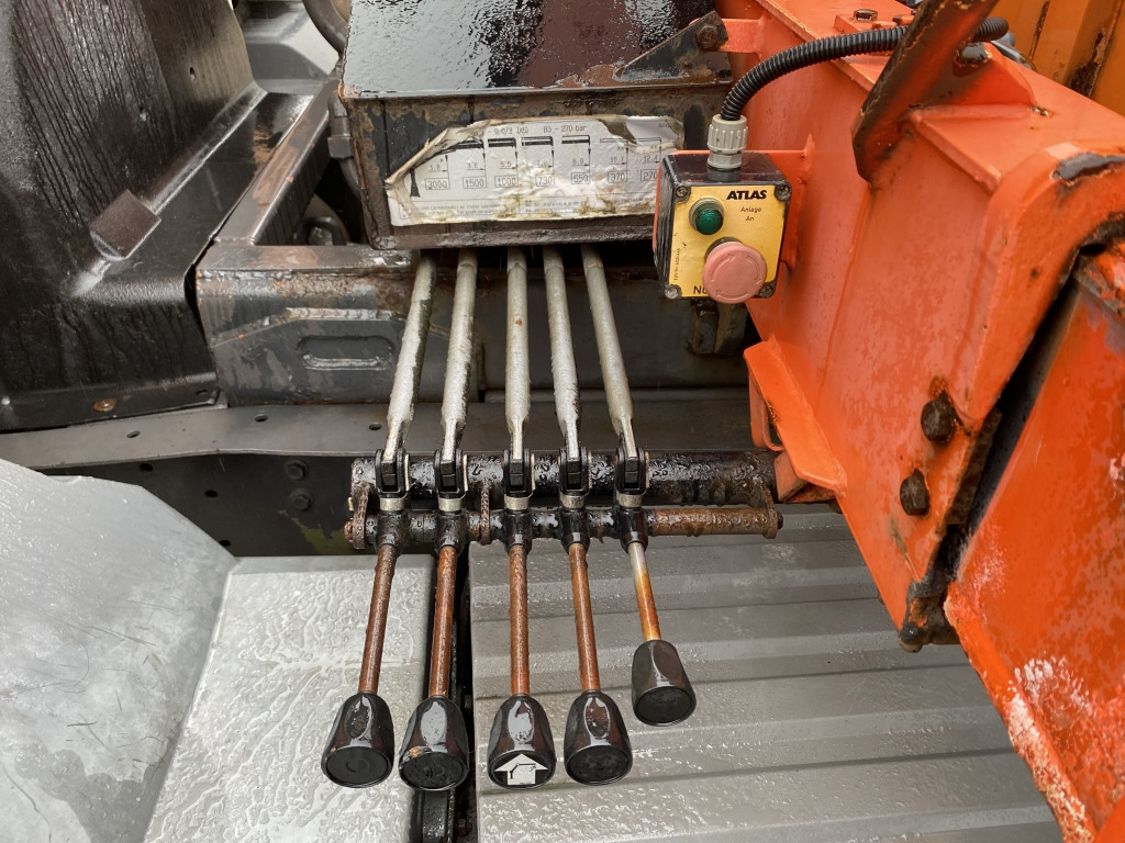 Mercedes-Benz 815 / Atlas-Faltkran - Camión caja abierta, Camión grúa: foto 2 Mercedes-Benz 815 / Atlas-Faltkran - Camión caja abierta, Camión grúa: foto 2