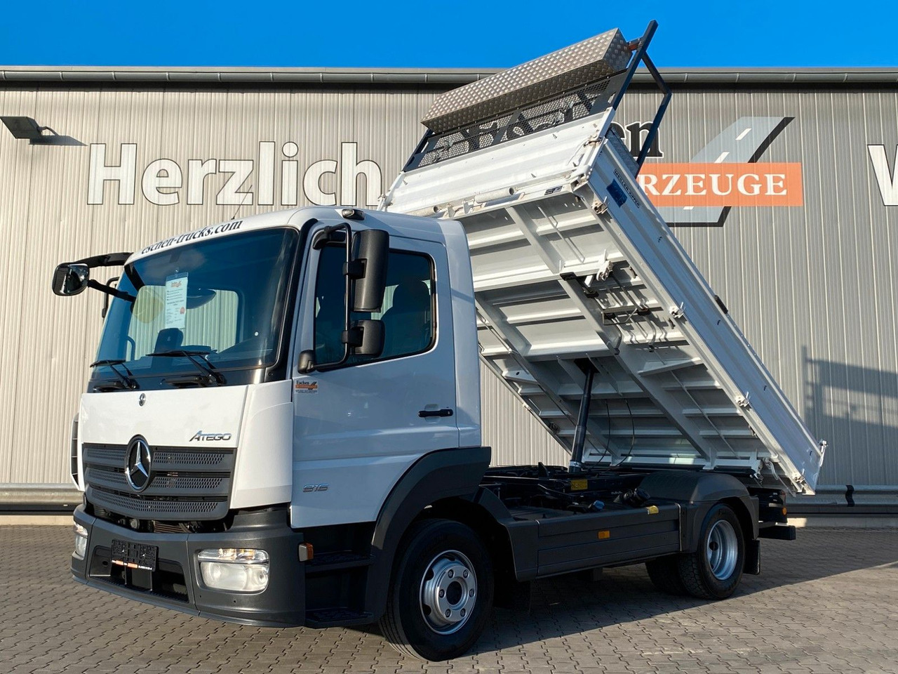 Mercedes-Benz Atego NEW 816 K MEILLER-3-S-Kipper*Klima*3 Sitze - Camión volquete: foto 2 Mercedes-Benz Atego NEW 816 K MEILLER-3-S-Kipper*Klima*3 Sitze - Camión volquete: foto 2