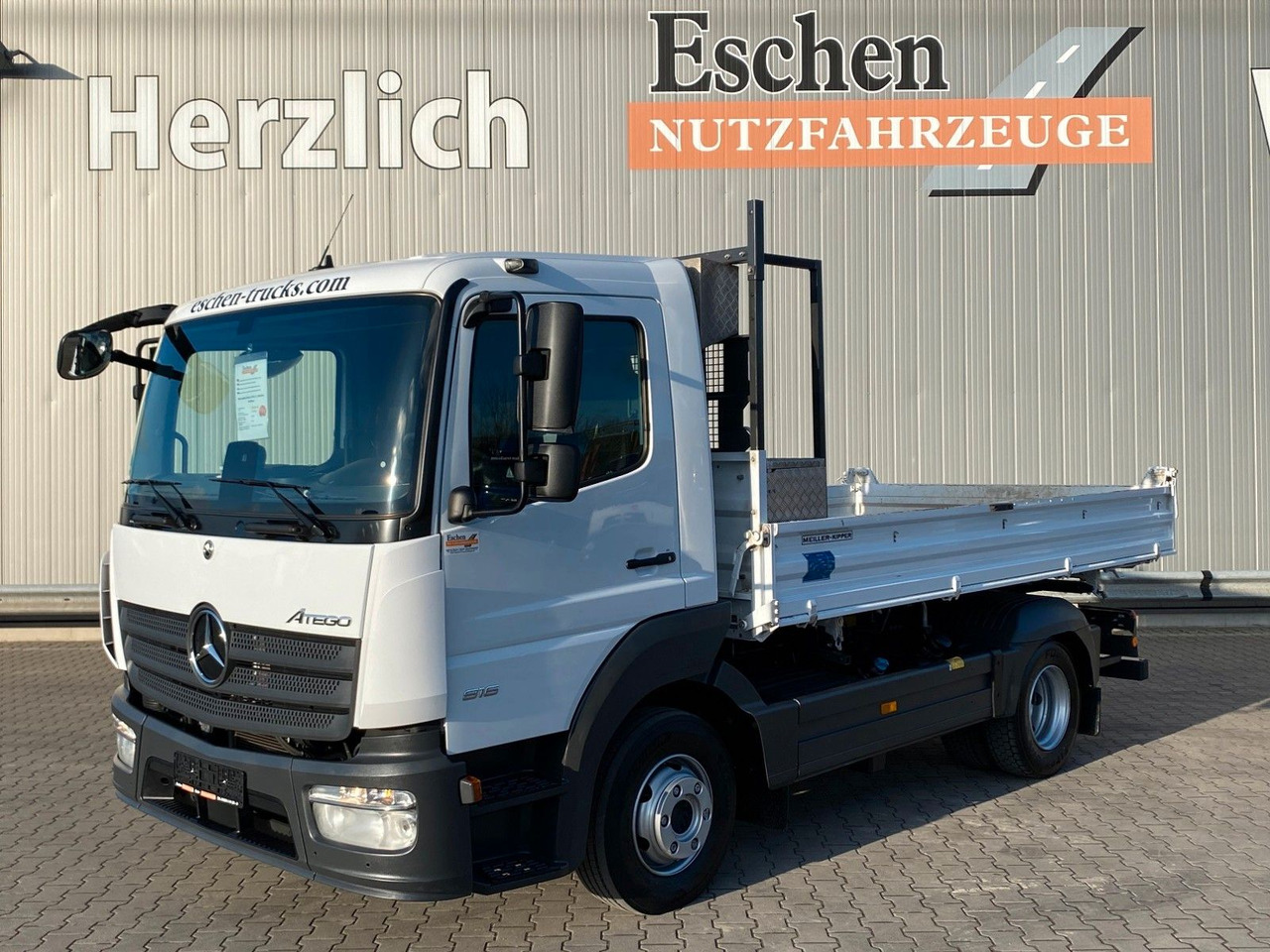 Mercedes-Benz Atego NEW 816 K MEILLER-3-S-Kipper*Klima*3 Sitze - Camión volquete: foto 1 Mercedes-Benz Atego NEW 816 K MEILLER-3-S-Kipper*Klima*3 Sitze - Camión volquete: foto 1