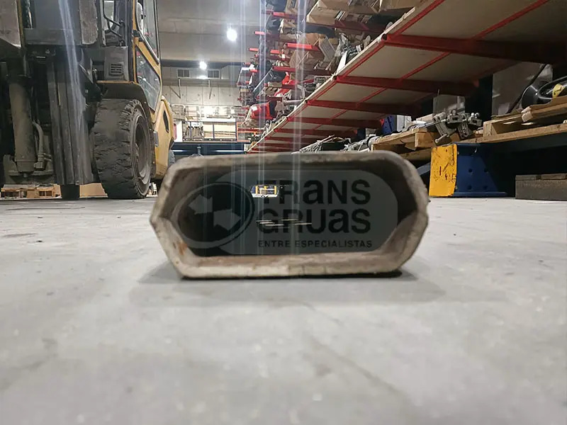 Grúa HMF3720 solo para despiece - Grúa para camión: foto 1 Grúa HMF3720 solo para despiece - Grúa para camión: foto 1