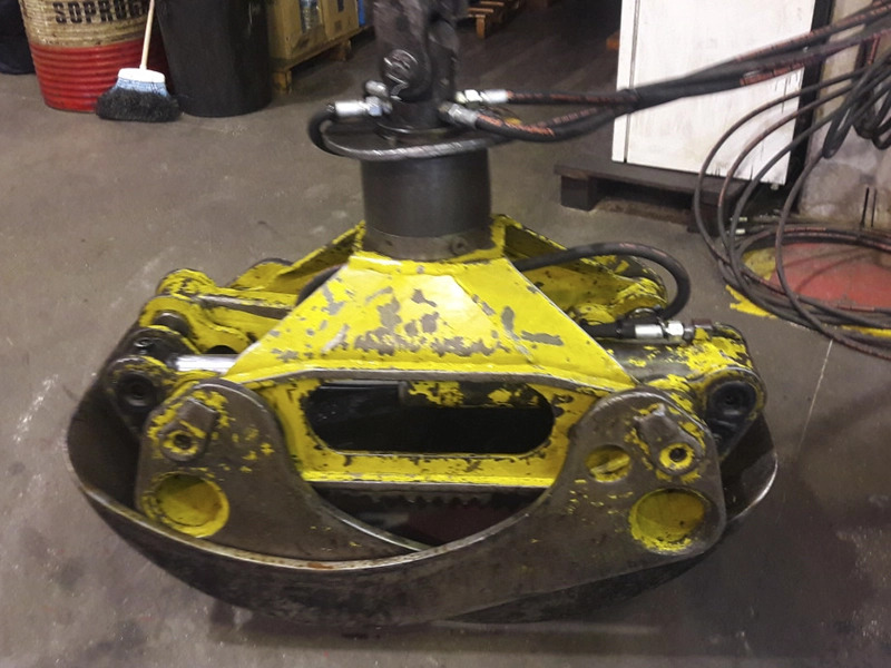 Grúa forestal Loglift F241 - Grúa para camión para Maquinaria forestal: foto 4 Grúa forestal Loglift F241 - Grúa para camión para Maquinaria forestal: foto 4