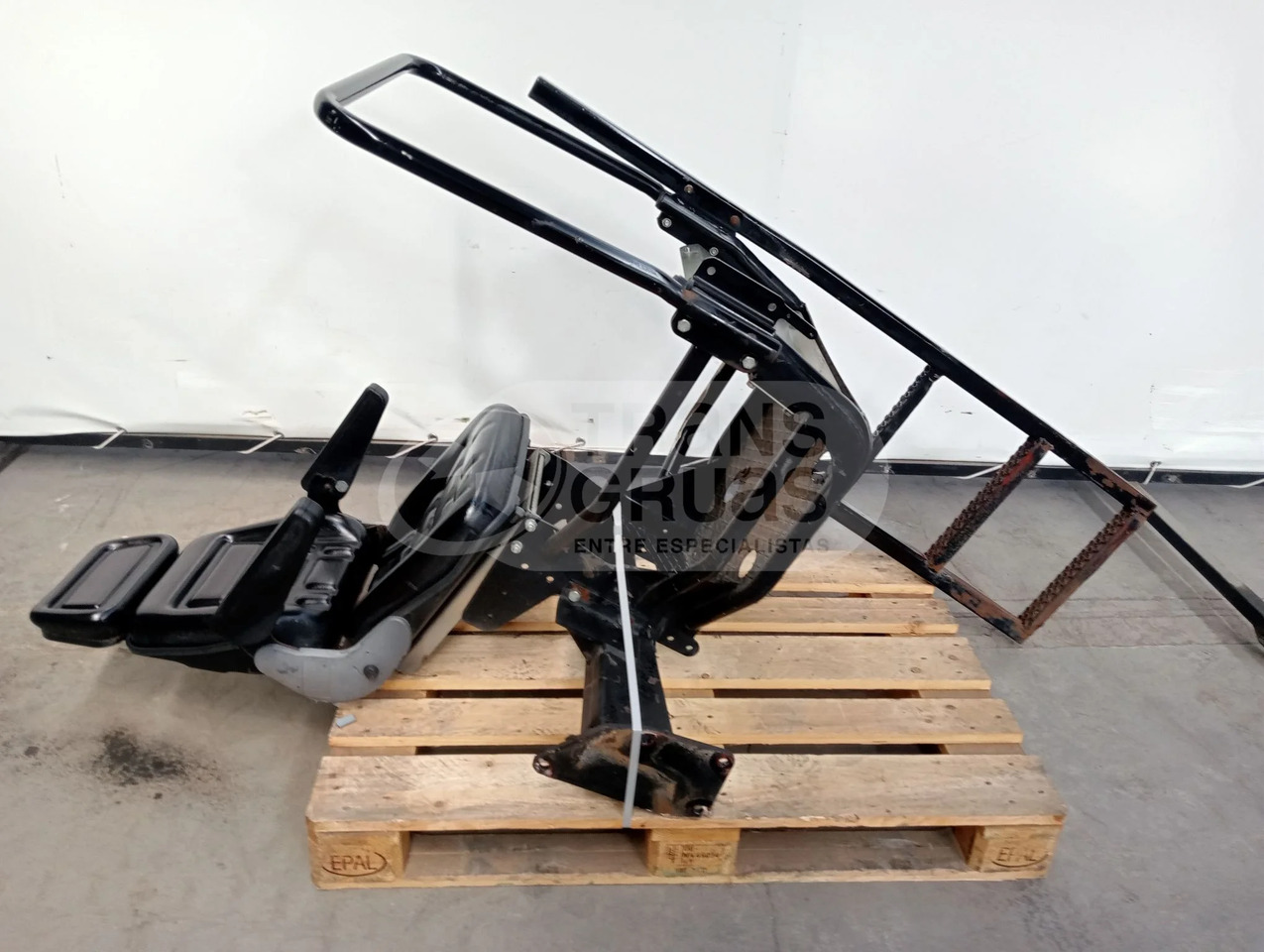 KIT ASIENTO EN COLUMNA FASSI - Asiento para Maquinaria de construcción: foto 1 KIT ASIENTO EN COLUMNA FASSI - Asiento para Maquinaria de construcción: foto 1