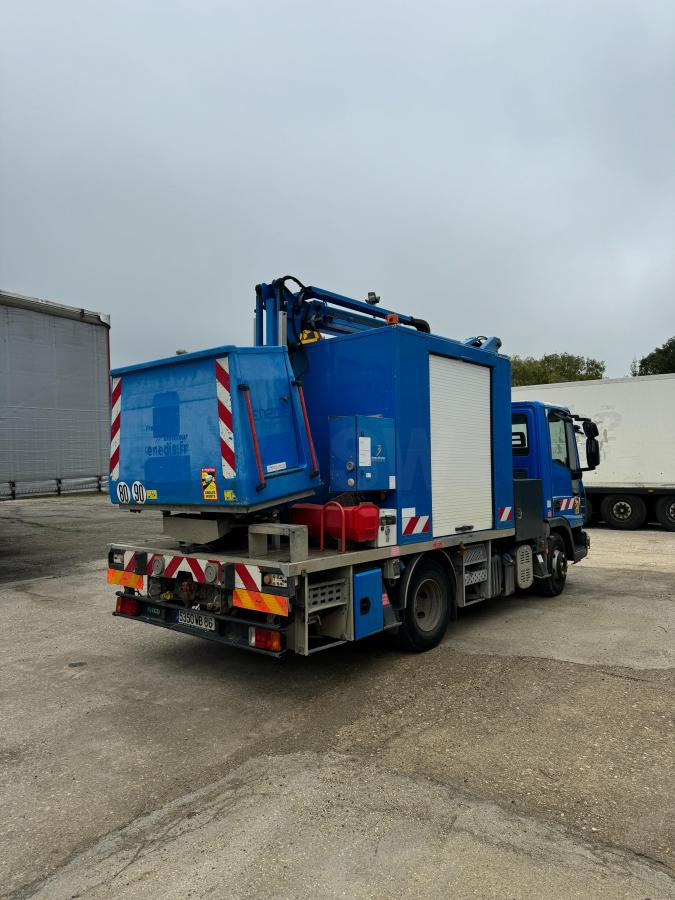 Iveco Eurocargo 100E19 - Camión con plataforma elevadora: foto 5 Iveco Eurocargo 100E19 - Camión con plataforma elevadora: foto 5