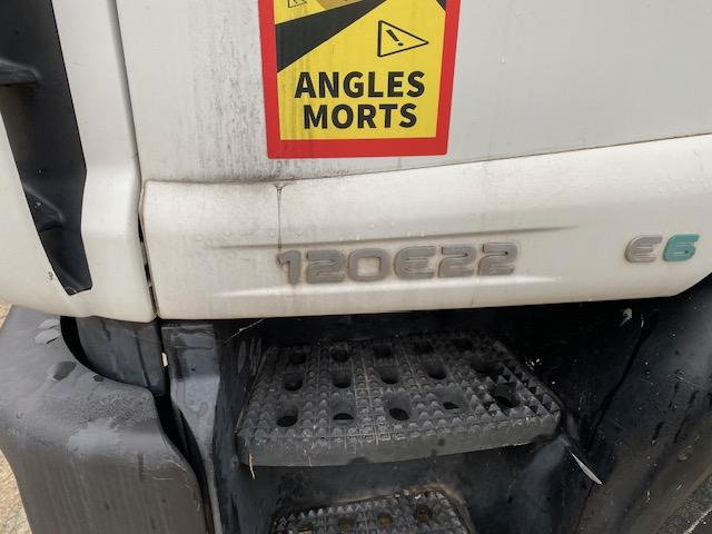 Iveco Eurocargo 120E22 - Camión caja cerrada: foto 4 Iveco Eurocargo 120E22 - Camión caja cerrada: foto 4