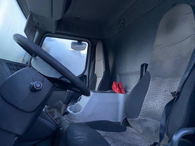 Renault Midlum 180 - Camión caja cerrada: foto 4 Renault Midlum 180 - Camión caja cerrada: foto 4