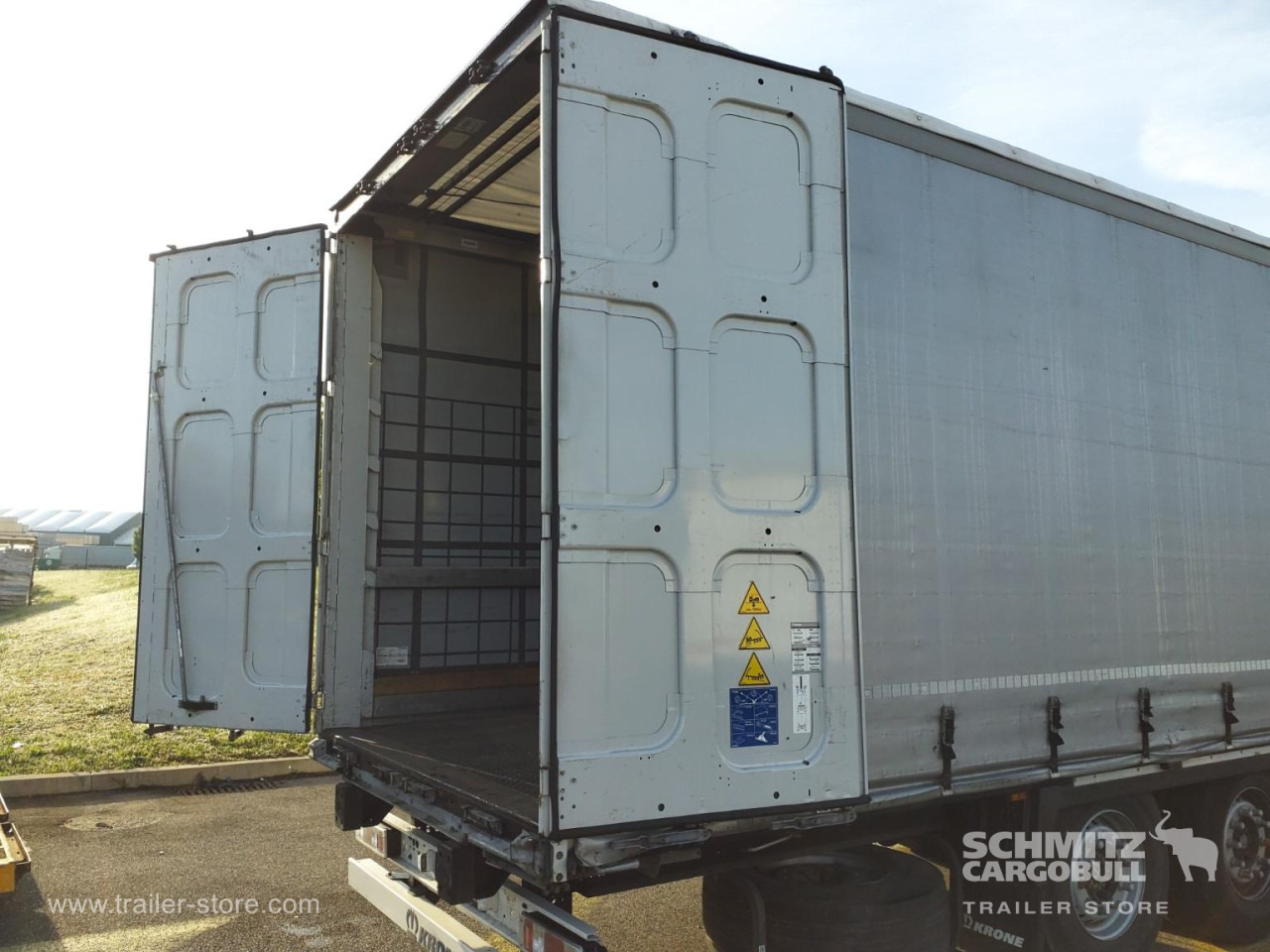 Arrendamiento de KRONE Curtainsider Standard KRONE Curtainsider Standard: foto 12