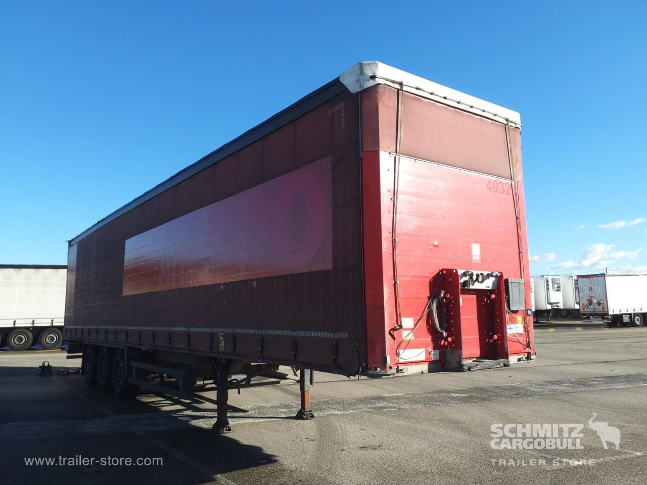 SCHMITZ Curtainsider Standard - Semirremolque lona: foto 1 SCHMITZ Curtainsider Standard - Semirremolque lona: foto 1