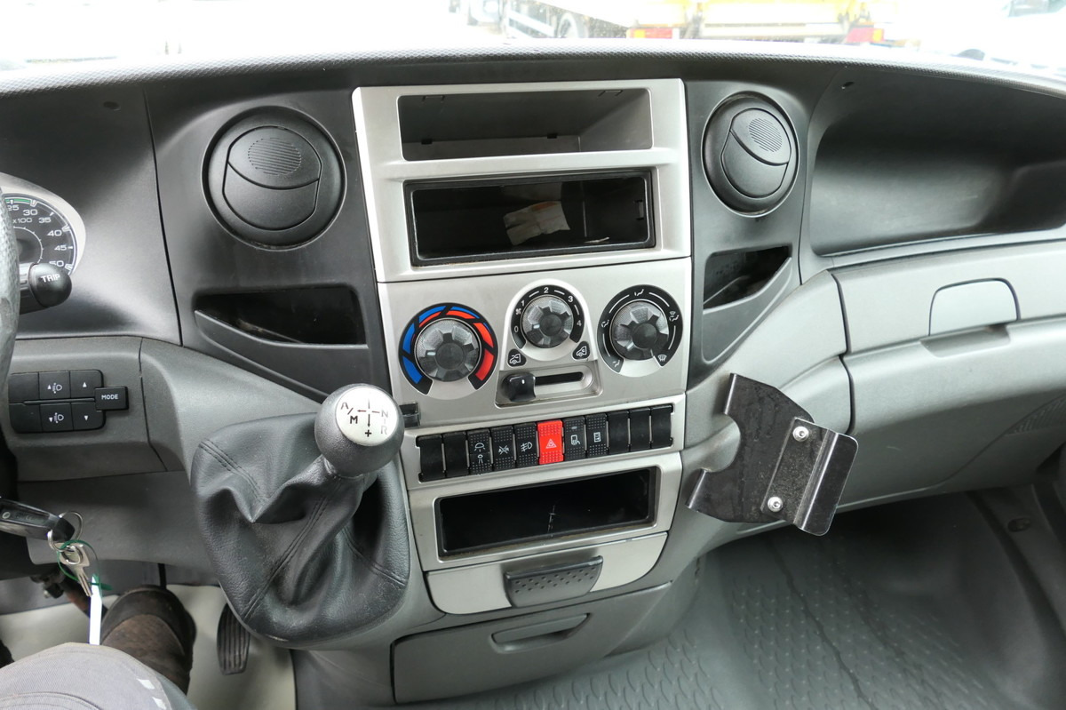 Furgoneta caja cerrada IVECO Daily 35 S11 C30C AUTOMATIK KAMERA MAXI Regale D: foto 11
