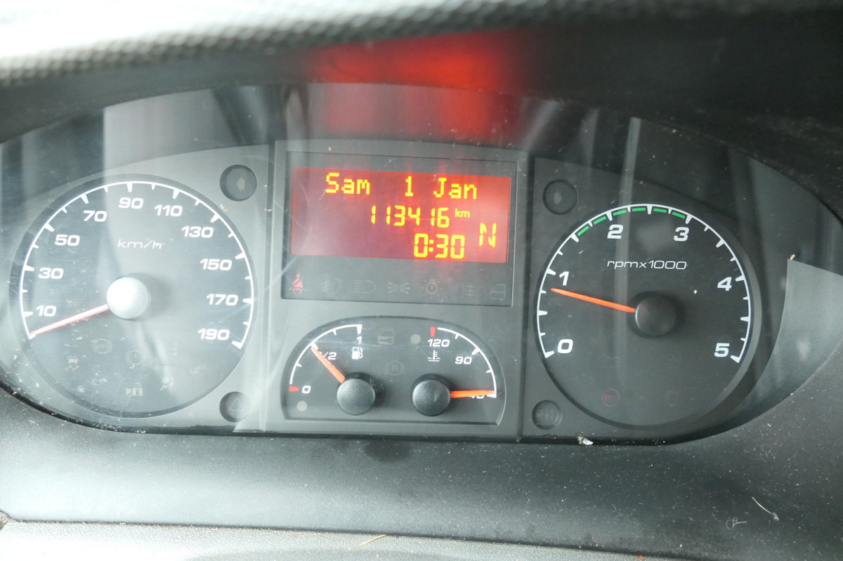 Furgoneta caja cerrada IVECO Daily 35 S11 C30C AUTOMATIK KAMERA MAXI Regale L: foto 12 Furgoneta caja cerrada IVECO Daily 35 S11 C30C AUTOMATIK KAMERA MAXI Regale L: foto 12