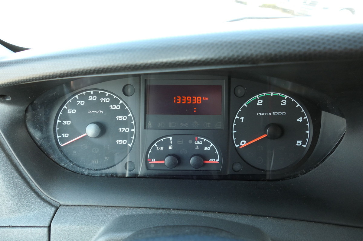 Furgoneta caja cerrada IVECO Daily 35 S11 C30C AUTOMATIK KAMERA MAXI Regale L: foto 12