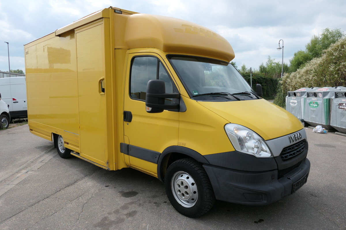 IVECO Daily 35 S11 C30C AUTOMATIK KAMERA Regale LUFT D - Furgoneta caja cerrada: foto 2 IVECO Daily 35 S11 C30C AUTOMATIK KAMERA Regale LUFT D - Furgoneta caja cerrada: foto 2