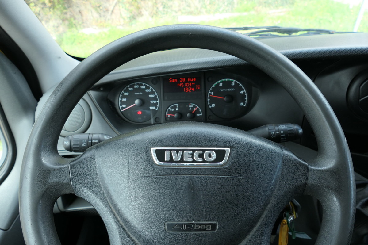 Furgoneta caja cerrada IVECO Daily 35 S11 C30C AUTOMATIK KAMERA Regale LUFT D: foto 13 Furgoneta caja cerrada IVECO Daily 35 S11 C30C AUTOMATIK KAMERA Regale LUFT D: foto 13