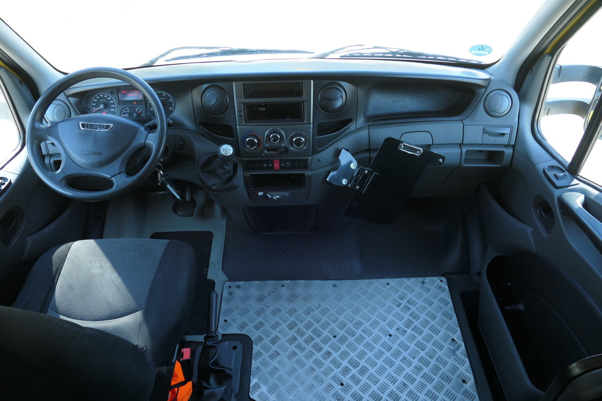Furgoneta caja cerrada IVECO Daily 35 S11 C30C AUTOMATIK KAMERA Regale LUFT D: foto 8