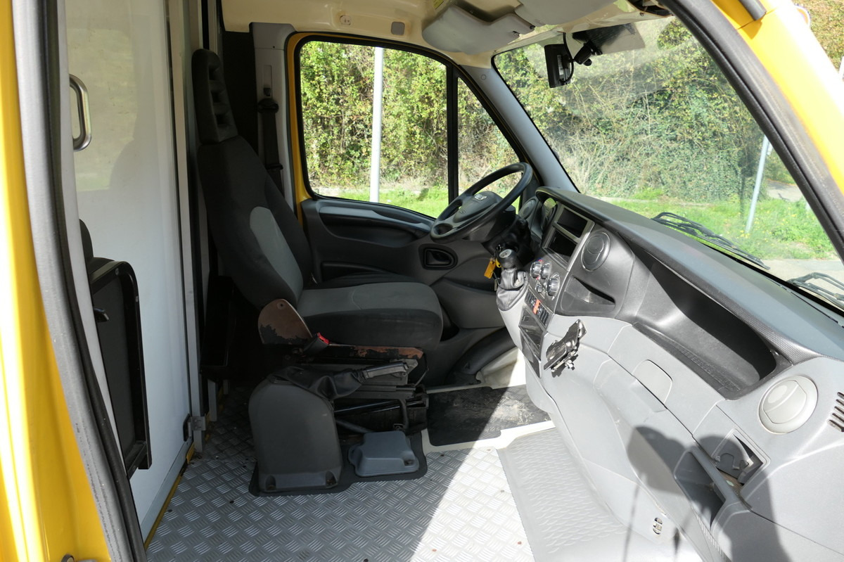 IVECO Daily 35 S11 C30C AUTOMATIK KAMERA Regale LUFT D - Furgoneta caja cerrada: foto 5 IVECO Daily 35 S11 C30C AUTOMATIK KAMERA Regale LUFT D - Furgoneta caja cerrada: foto 5