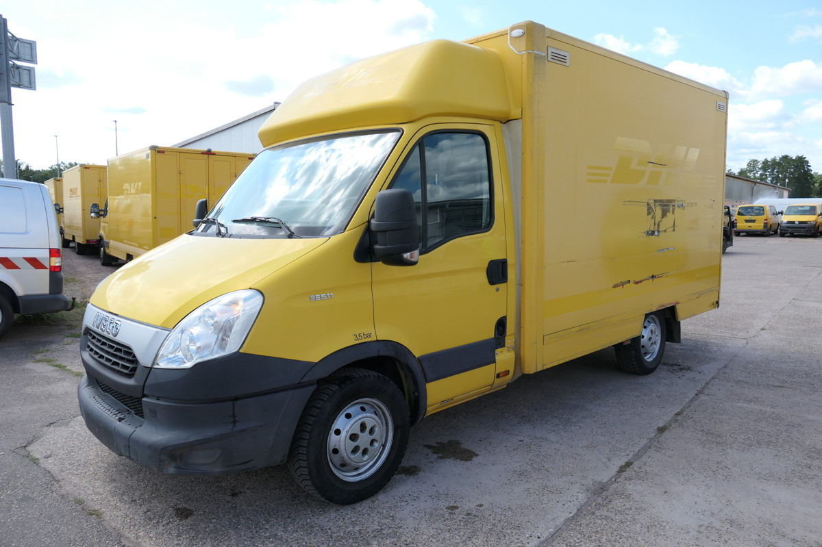 IVECO Daily 35 S11 C30C KURZ AUTOMATIK KAMERA Regale L - Furgoneta caja cerrada: foto 1 IVECO Daily 35 S11 C30C KURZ AUTOMATIK KAMERA Regale L - Furgoneta caja cerrada: foto 1