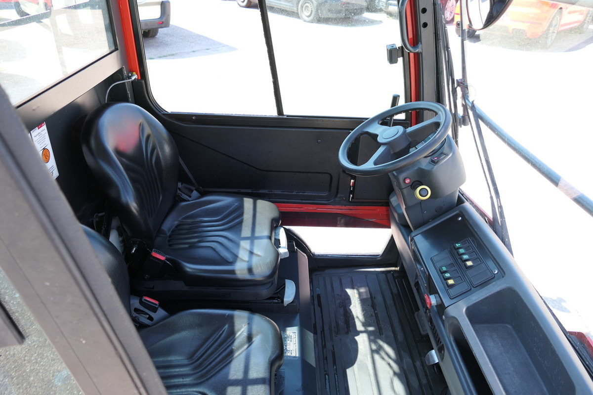 LINDE P250 Schlepper AHK Batterie 24/2021 Schiebetüren - Remolcadora: foto 5 LINDE P250 Schlepper AHK Batterie 24/2021 Schiebetüren - Remolcadora: foto 5