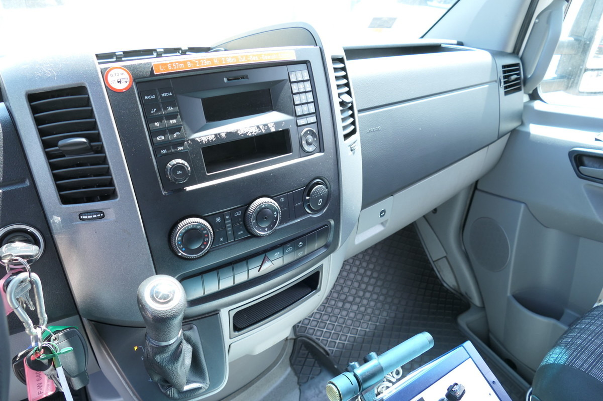 Ambulancia MERCEDES-BENZ Sprinter 519 CDI Klima Krankenwagen Fahrtec Aufb: foto 14 Ambulancia MERCEDES-BENZ Sprinter 519 CDI Klima Krankenwagen Fahrtec Aufb: foto 14