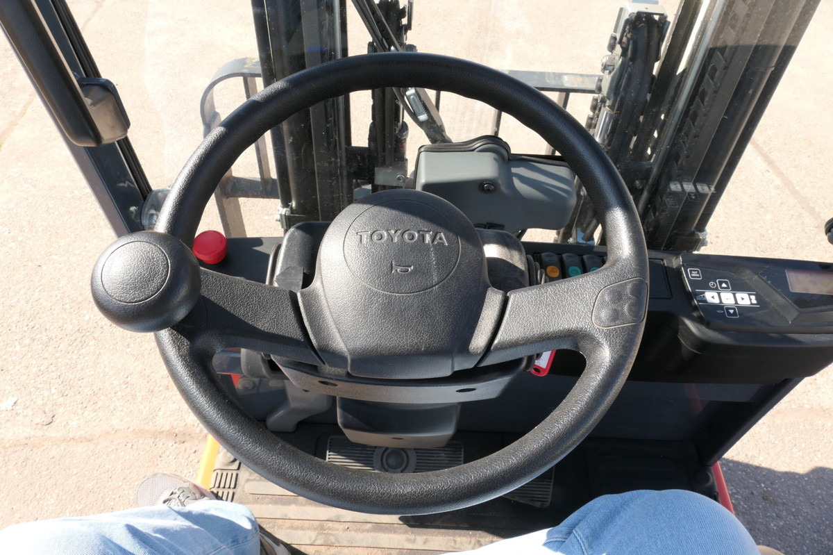 Carretilla elevadora eléctrica TOYOTA 7FBEST 15 Elektro 3-Rad: foto 8 Carretilla elevadora eléctrica TOYOTA 7FBEST 15 Elektro 3-Rad: foto 8