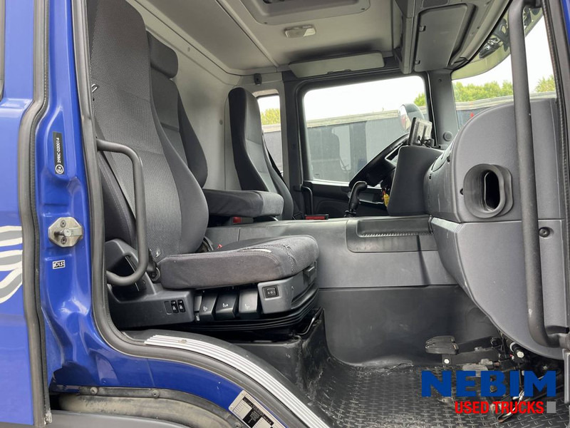 Scania P270 - 343.938km - 3 front seats - Camión caja cerrada: foto 4 Scania P270 - 343.938km - 3 front seats - Camión caja cerrada: foto 4