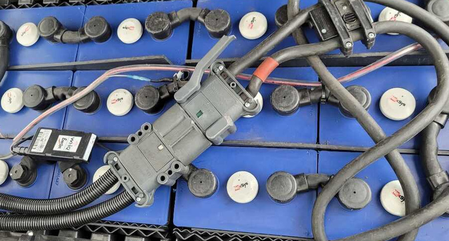 Linde E 15-02/386 (2500 ore) - Carretilla elevadora eléctrica: foto 3 Linde E 15-02/386 (2500 ore) - Carretilla elevadora eléctrica: foto 3