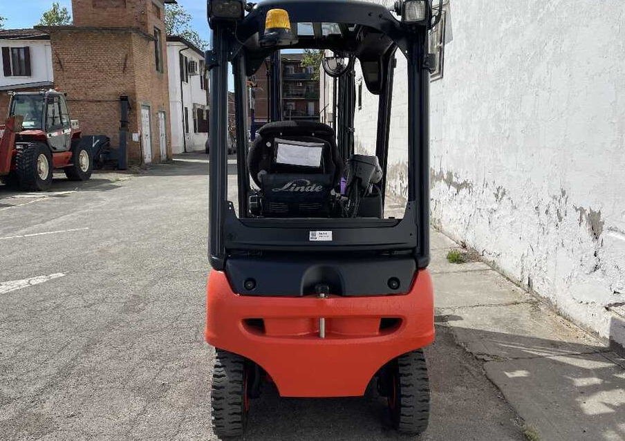 Linde E 16 P-02 - Carretilla elevadora eléctrica: foto 2 Linde E 16 P-02 - Carretilla elevadora eléctrica: foto 2