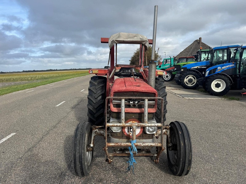 Massey Ferguson 135 - Tractor: foto 2 Massey Ferguson 135 - Tractor: foto 2