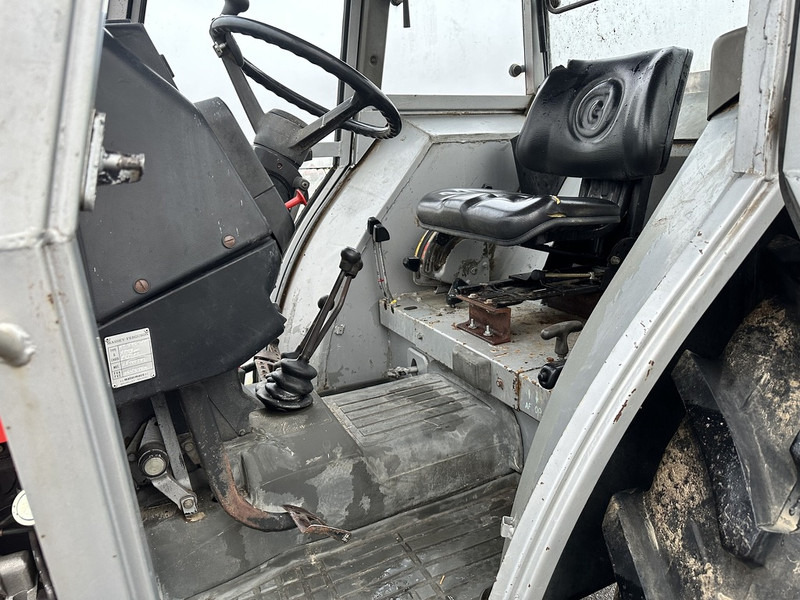 Massey Ferguson 390 - Tractor: foto 4 Massey Ferguson 390 - Tractor: foto 4