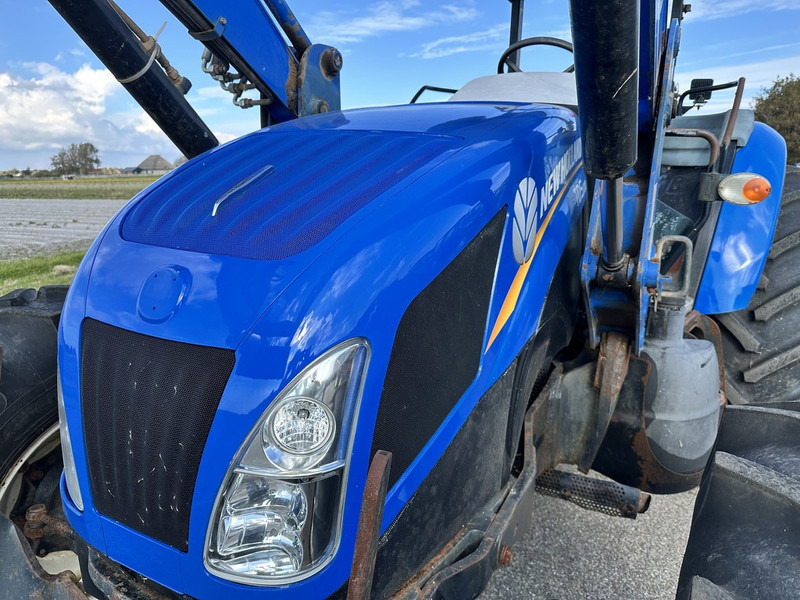 New Holland TD5.100 - Tractor: foto 2 New Holland TD5.100 - Tractor: foto 2