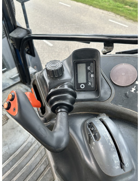 New Holland TM 135 - Tractor: foto 5 New Holland TM 135 - Tractor: foto 5