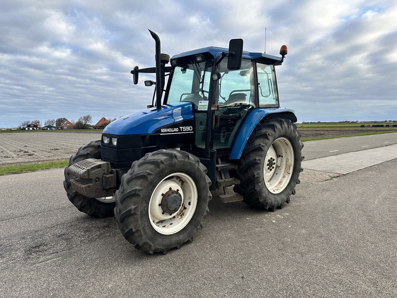 New Holland TS90 - Tractor: foto 1 New Holland TS90 - Tractor: foto 1