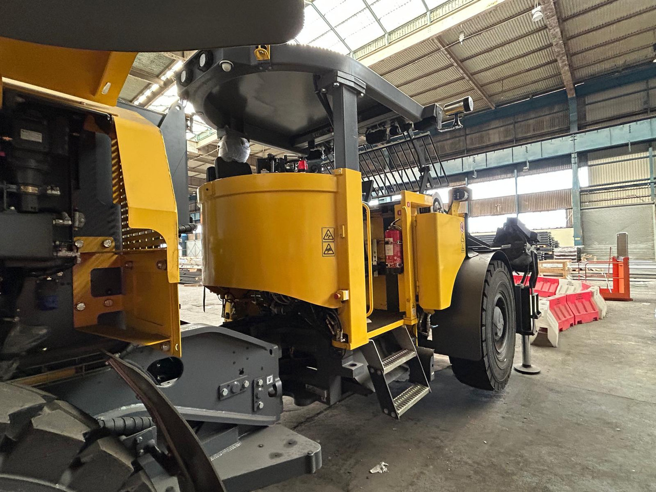 Atlas Copco (Epiroc) Boltec EC - Perforadora direccional horizontal: foto 5 Atlas Copco (Epiroc) Boltec EC - Perforadora direccional horizontal: foto 5