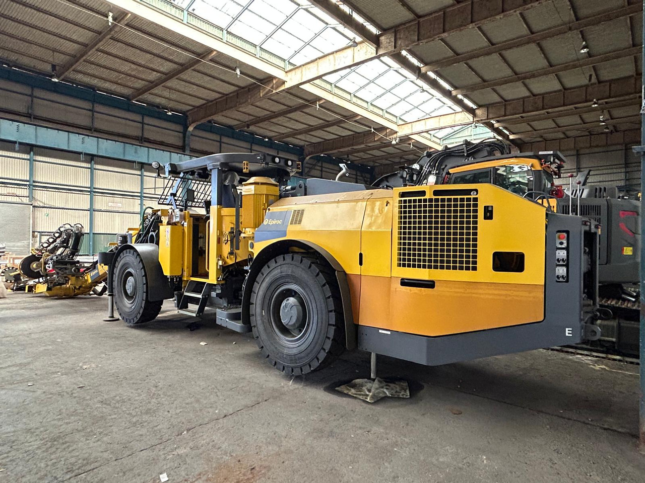 Atlas Copco (Epiroc) Boltec EC - Perforadora direccional horizontal: foto 4 Atlas Copco (Epiroc) Boltec EC - Perforadora direccional horizontal: foto 4