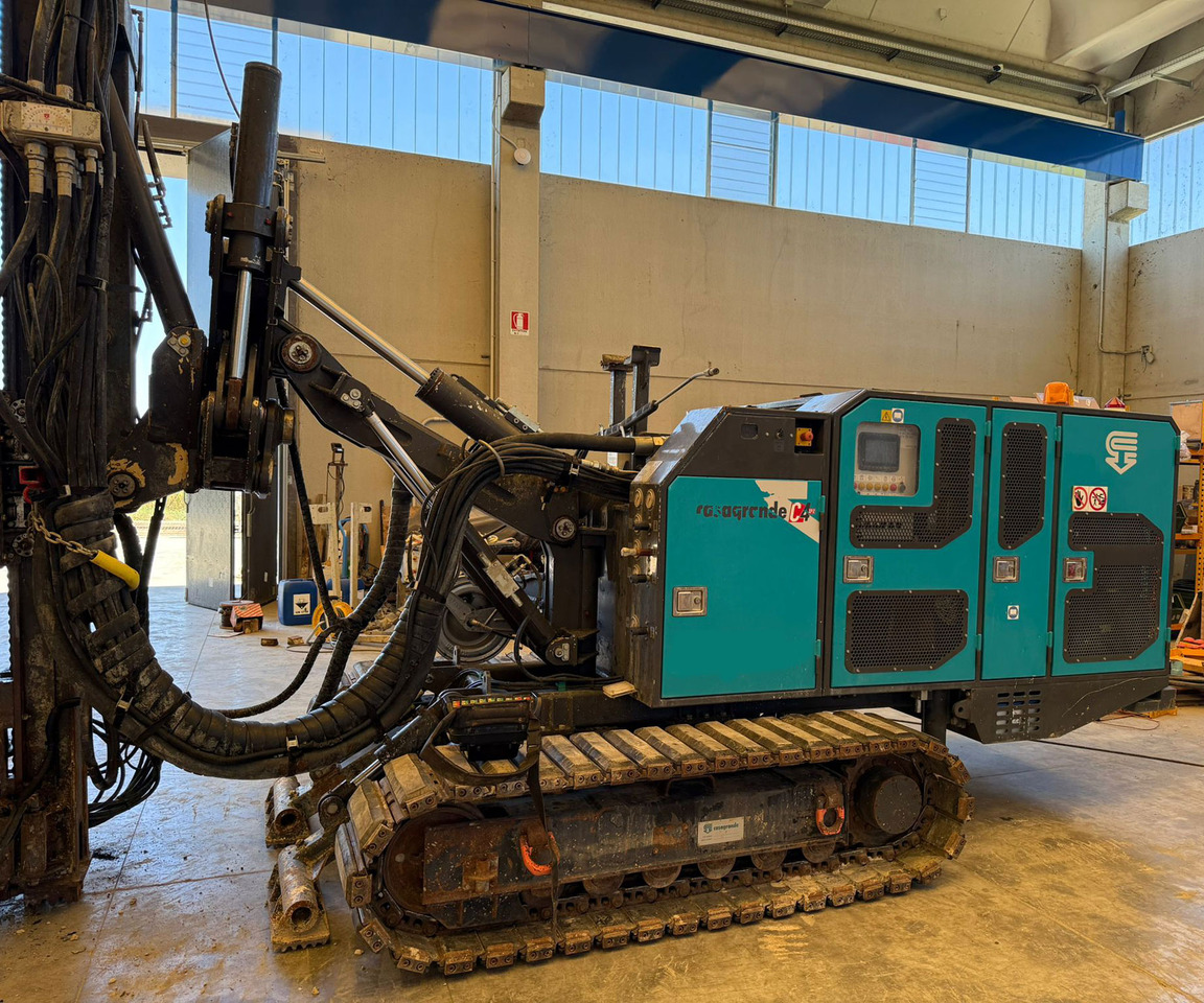 Casagrande C4 XP-2 - Martillo de hinca de pilotes: foto 2 Casagrande C4 XP-2 - Martillo de hinca de pilotes: foto 2