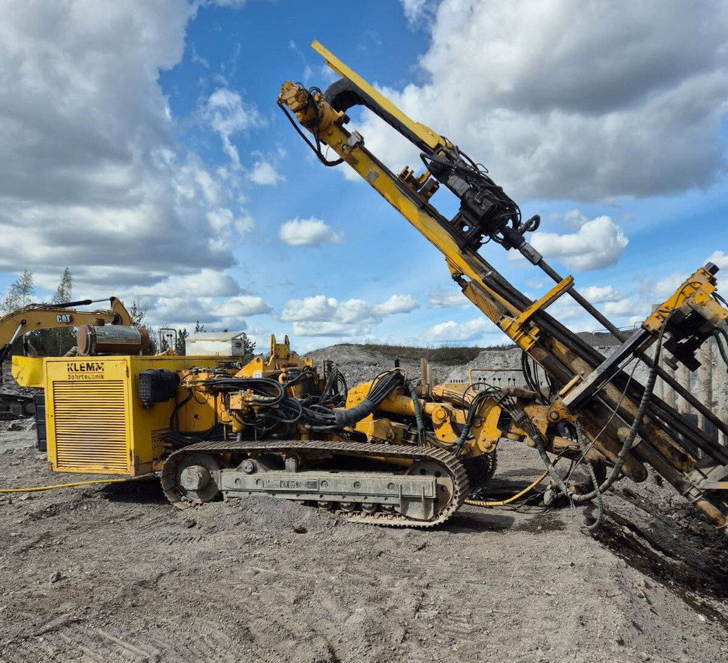 Klemm KR 805-2 - Martillo de hinca de pilotes: foto 2 Klemm KR 805-2 - Martillo de hinca de pilotes: foto 2