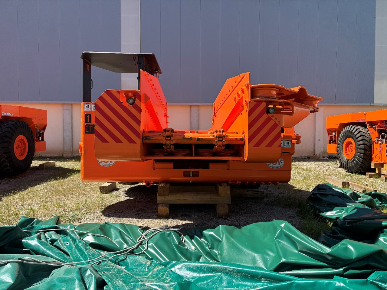 Komatsu 10SC32-48D-5 - Tuneladora, Dúmper: foto 5 Komatsu 10SC32-48D-5 - Tuneladora, Dúmper: foto 5