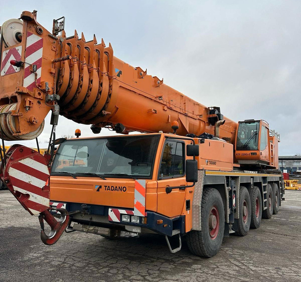 Tadano Faun ATF 220G-5 - Autogrúa: foto 1 Tadano Faun ATF 220G-5 - Autogrúa: foto 1