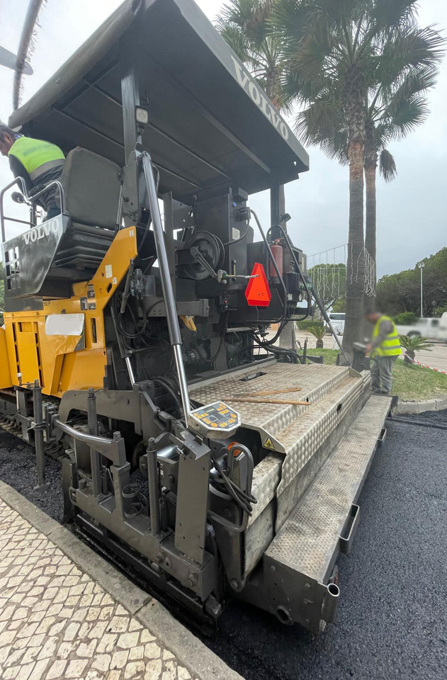 Volvo ABG 8820B - Pavimentadora de asfalto: foto 4 Volvo ABG 8820B - Pavimentadora de asfalto: foto 4